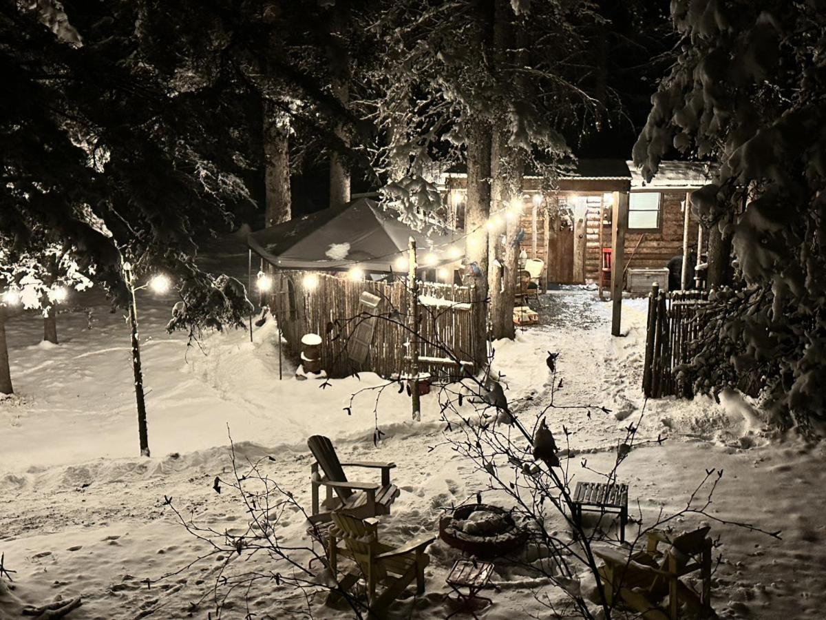 Rustic Cozy Cabin With Hot Tub Bragg Creek Exterior foto